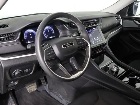 Used 2023 Jeep Grand Cherokee L Laredo w/ Luxury Tech Group I AWD/4WD image 27