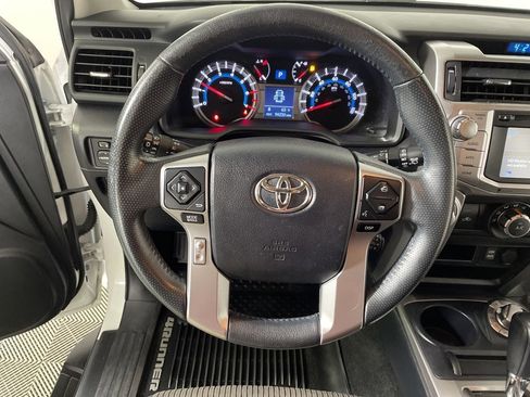 Used 2018 Toyota 4Runner SR5 image 12