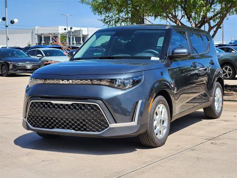 New 2025 Kia Soul S image 2