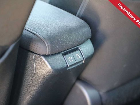 Used 2020 Toyota Prius LE FWD image 14