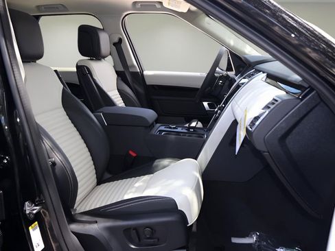 New 2025 Land Rover Discovery S AWD/4WD image 15