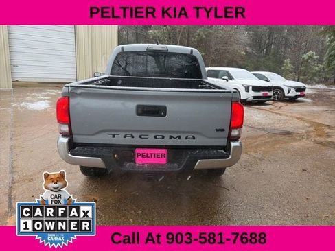 Used 2019 Toyota Tacoma TRD Off-Road image 11