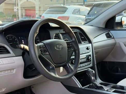 Used 2017 Hyundai Sonata SE image 16