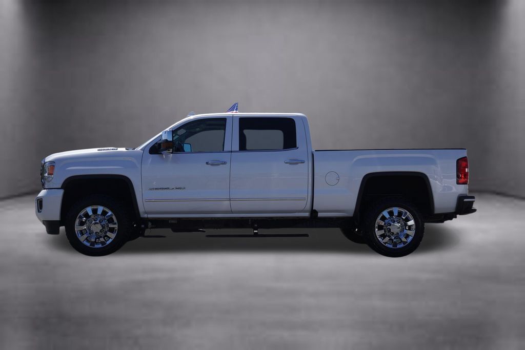 Used 2018 GMC Sierra 2500 Denali w/ Duramax Plus Package AWD/4WD image 7