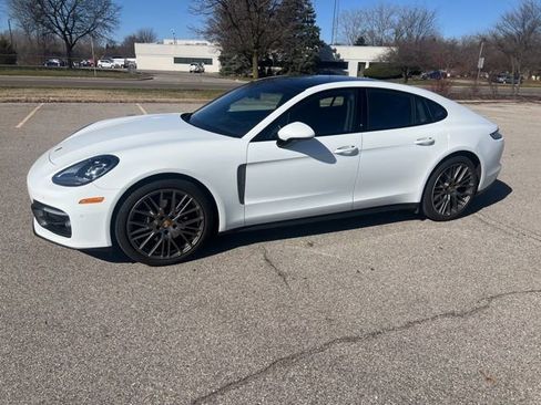 Used 2023 Porsche Panamera 4 Platinum Edition image 1