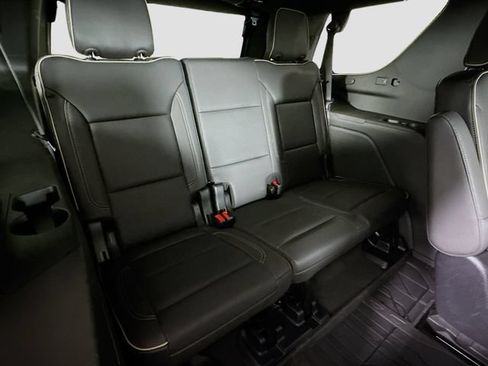 Used 2025 Chevrolet Tahoe Premier AWD/4WD image 27