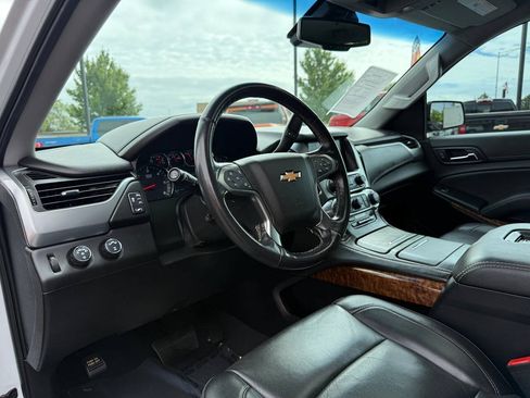 Used 2019 Chevrolet Suburban Premier AWD/4WD image 11