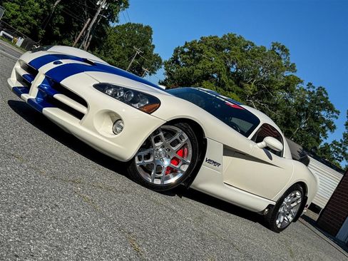 Used 2006 Dodge Viper SRT-10 w/ VOI9 Edition RWD image 4