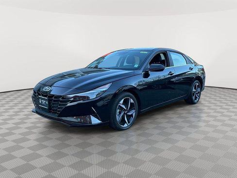 Used 2023 Hyundai Elantra Limited w/ Cargo Package image 7