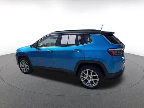 Used 2025 Jeep Compass Limited AWD/4WD image 9