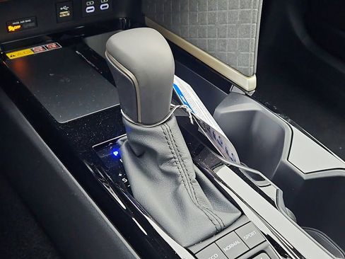 New 2026 Toyota Camry Hybrid AWD/4WD image 19