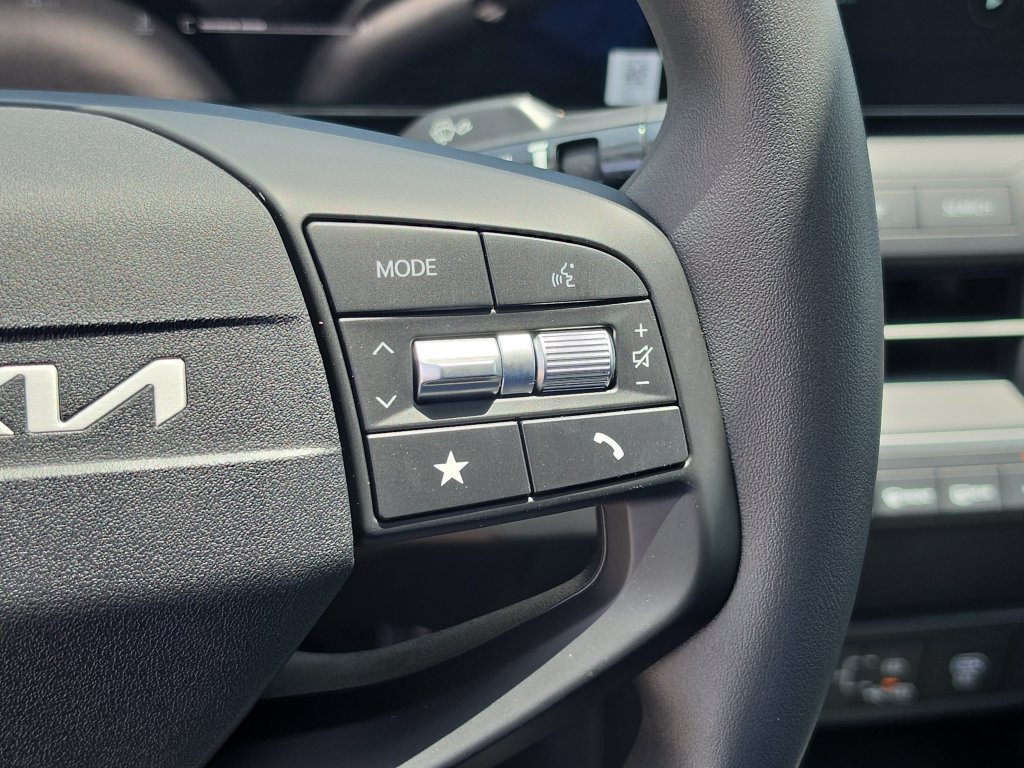 New 2026 Kia K4 FWD image 30