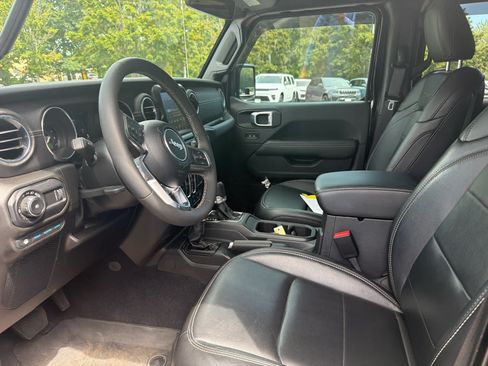 Used 2023 Jeep Wrangler Unlimited Sahara w/ Cold Weather Group AWD/4WD image 12