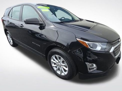 Used 2019 Chevrolet Equinox LS image 1