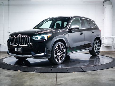 Used 2023 BMW X1 xDrive28i image 3