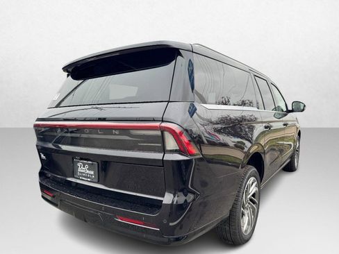 New 2025 Lincoln Navigator L Reserve image 5