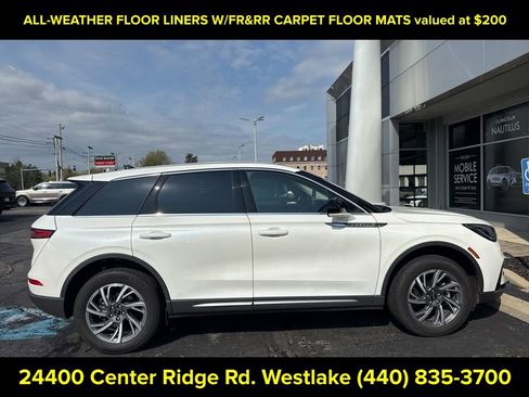 Used 2023 Lincoln Corsair AWD image 5