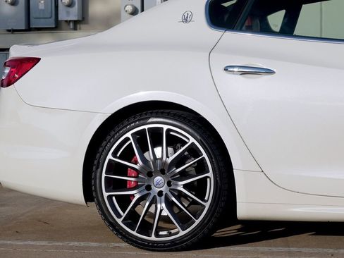 Used 2018 Maserati Quattroporte S GranSport Q4 image 28