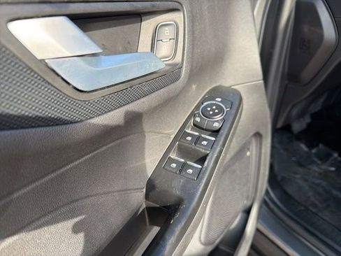 Used 2025 Ford Escape ST-Line image 18