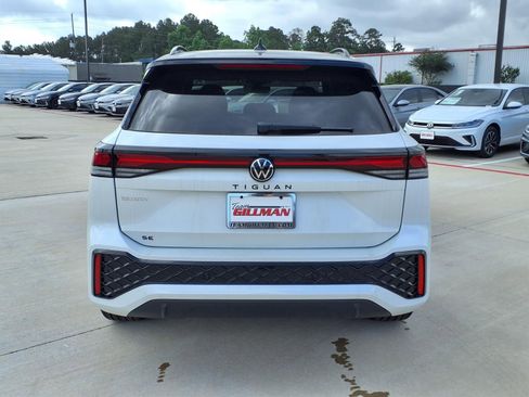 New 2026 Volkswagen Tiguan SE R-Line FWD image 6
