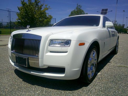 Used 2013 Rolls-Royce Ghost RWD image 42