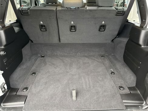 Used 2025 Jeep Wrangler Willys AWD/4WD image 17