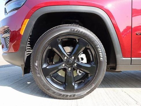 New 2025 Jeep Grand Cherokee Altitude w/ Trailer Tow Package image 25