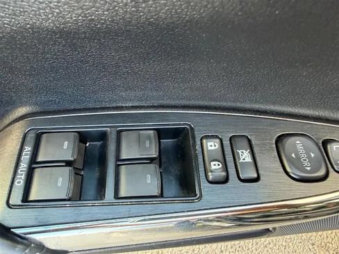 Used 2013 Toyota Avalon XLE Premium FWD image 36