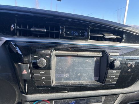 Used 2015 Toyota Corolla S image 25