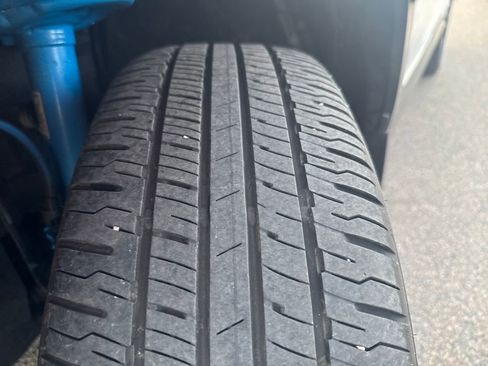 Used 2024 Toyota RAV4 SE w/ Convenience Package image 45