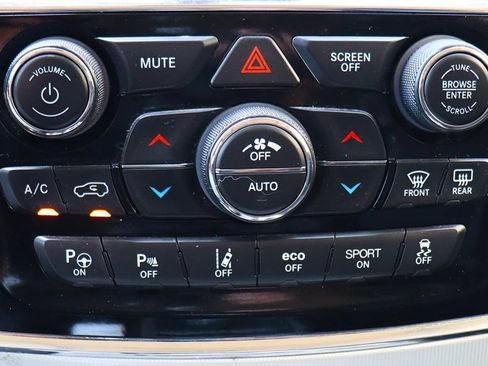 Used 2019 Jeep Grand Cherokee Summit w/ Platinum Series Group AWD/4WD image 46