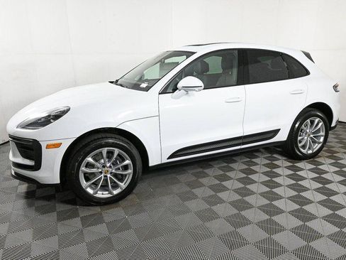 Certified 2026 Porsche Macan AWD/4WD image 2