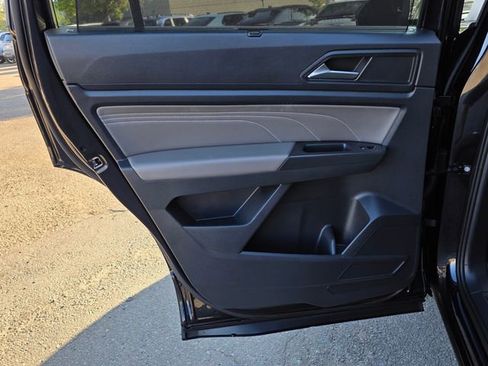 Used 2023 Volkswagen Atlas SE image 22