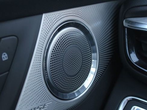 Used 2025 Buick Enclave Avenir w/ Trailering Package, 5000 lbs. image 8