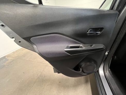 Used 2020 Nissan Kicks SV image 16