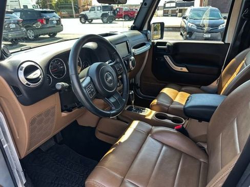 Used 2012 Jeep Wrangler Unlimited Sahara w/ Connectivity Group image 13