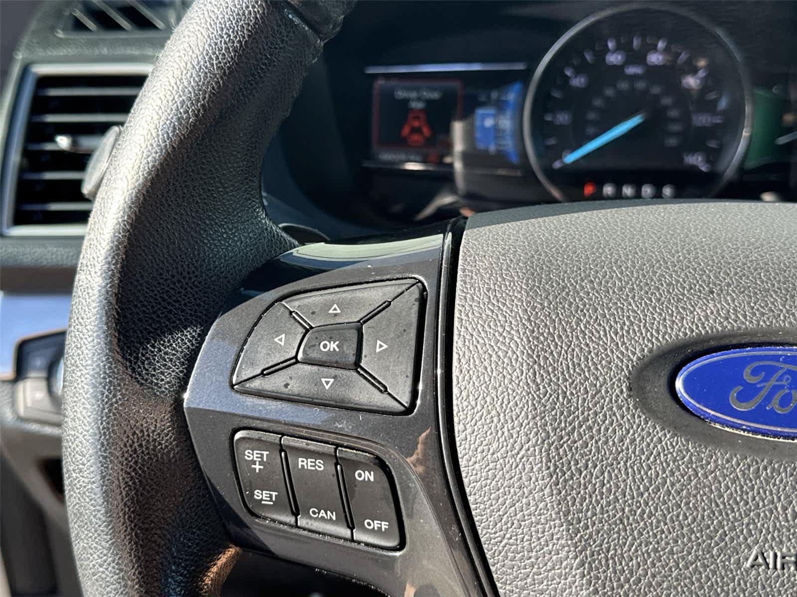 Used 2017 Ford Explorer XLT w/ Equipment Group 202A AWD/4WD image 18