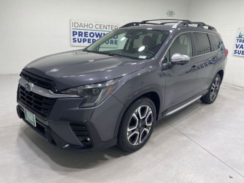 Used 2023 Subaru Ascent Limited w/ Technology Package AWD/4WD image 4