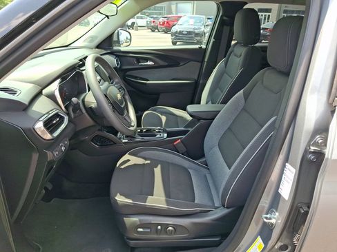 Used 2023 Chevrolet TrailBlazer LT FWD image 19