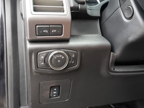 Used 2016 Ford F150 Limited image 16