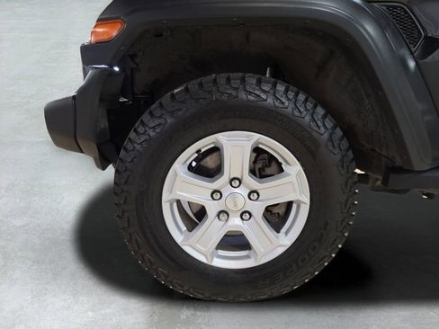 Used 2019 Jeep Wrangler Unlimited Sport S image 24