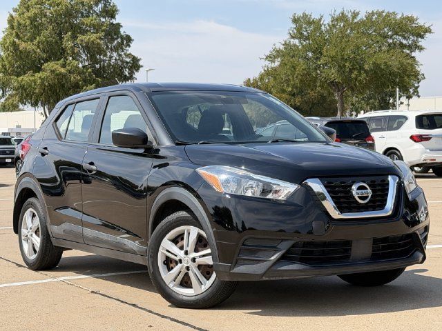 Used 2020 Nissan Kicks S FWD image 2