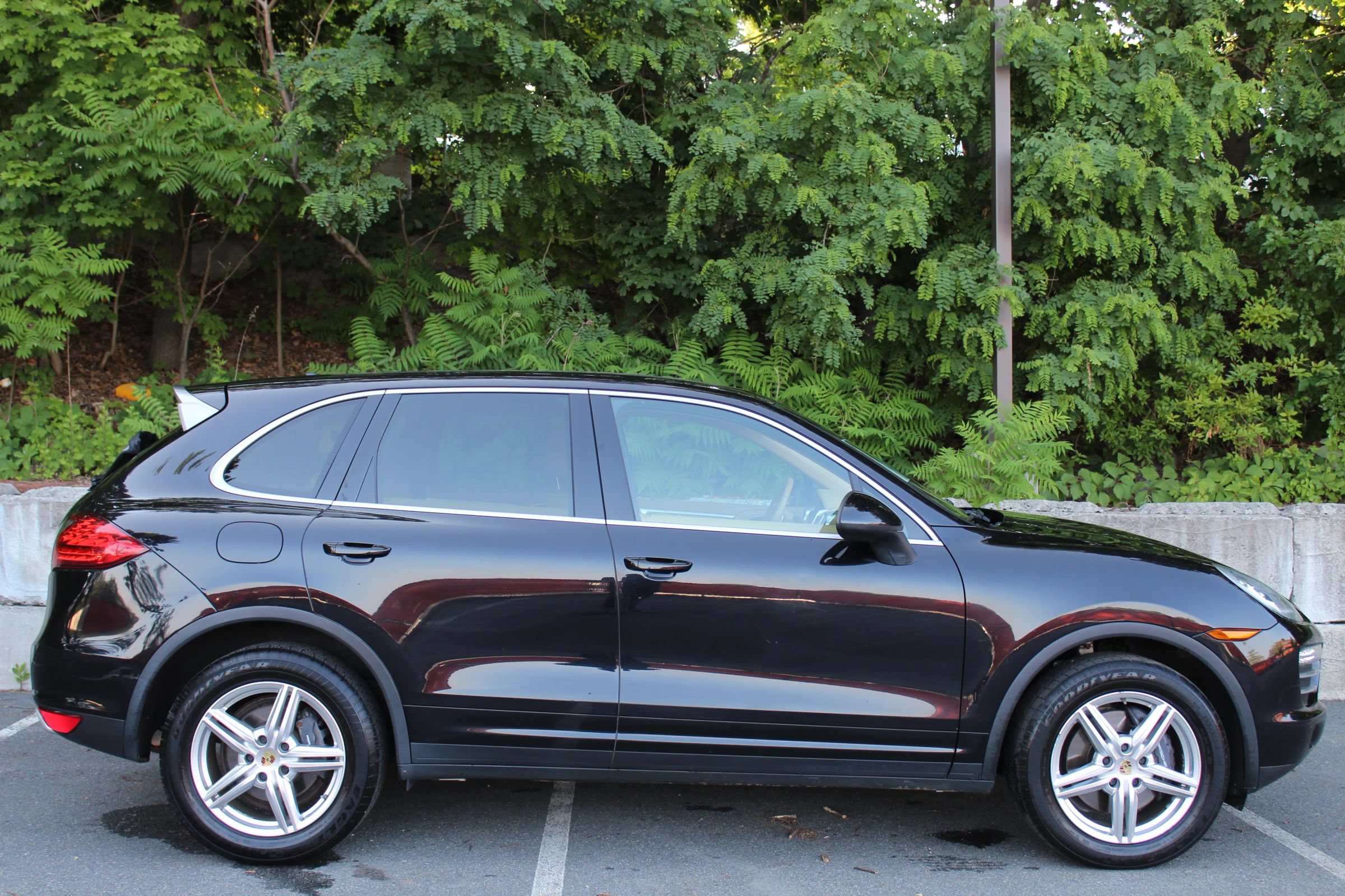 Used 2014 Porsche Cayenne AWD/4WD image 5