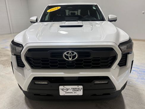 Used 2024 Toyota Tacoma TRD Sport w/ TRD Sport Premium Package AWD/4WD image 13
