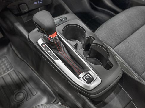 Used 2025 Chevrolet Trax RS w/ Driver Confidence Package FWD image 23