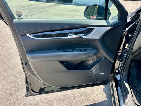Used 2024 Cadillac XT6 Premium Luxury w/ Technology Package image 10