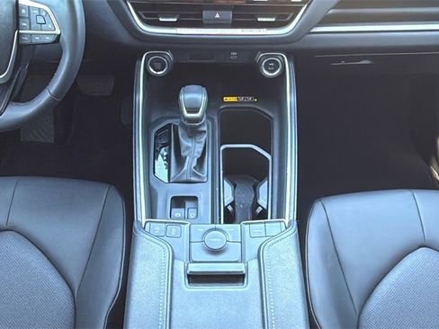 Used 2024 Toyota Grand Highlander XLE image 24