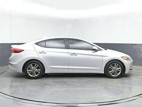 Used 2018 Hyundai Elantra Value Edition FWD image 11
