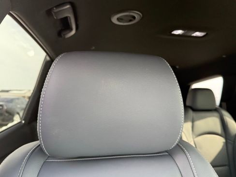 Used 2022 Buick Enclave Essence image 32