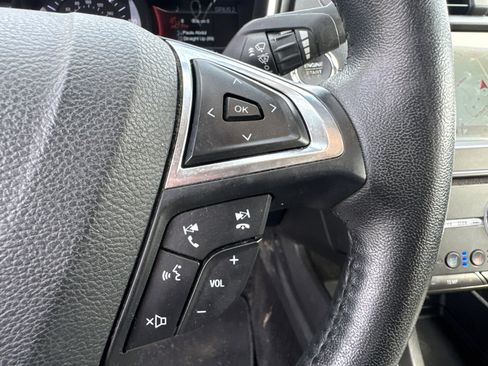 Used 2018 Ford Fusion Energi Titanium FWD image 34